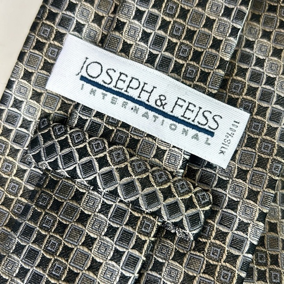 Joseph & Feiss International Silk Diamond Pattern Tie - Picture 2 of 6